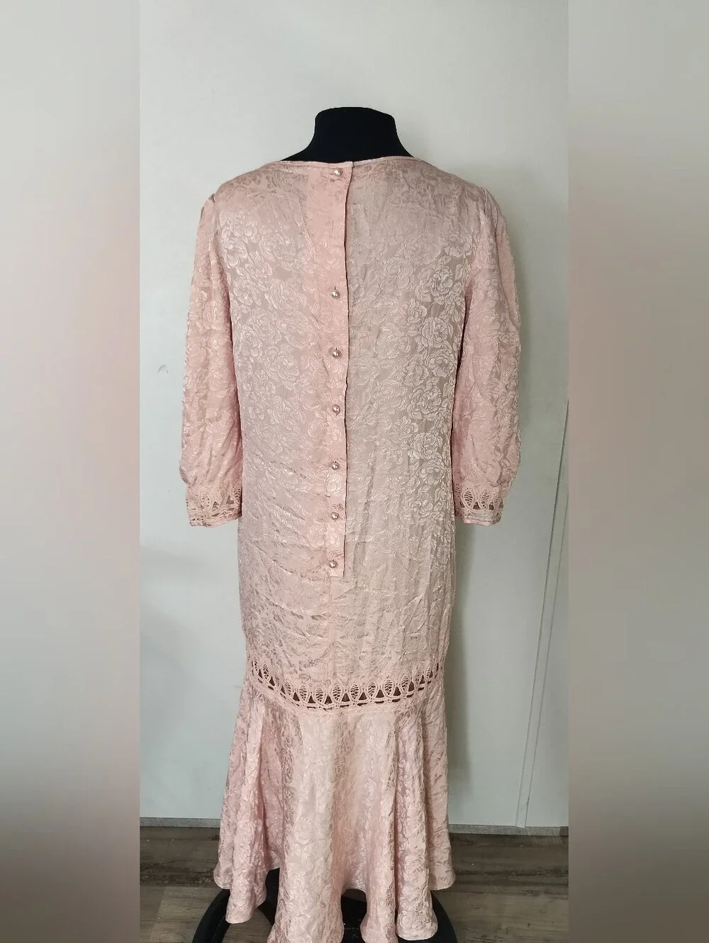 Sleeve Lace Midi Dress in Blush Pink